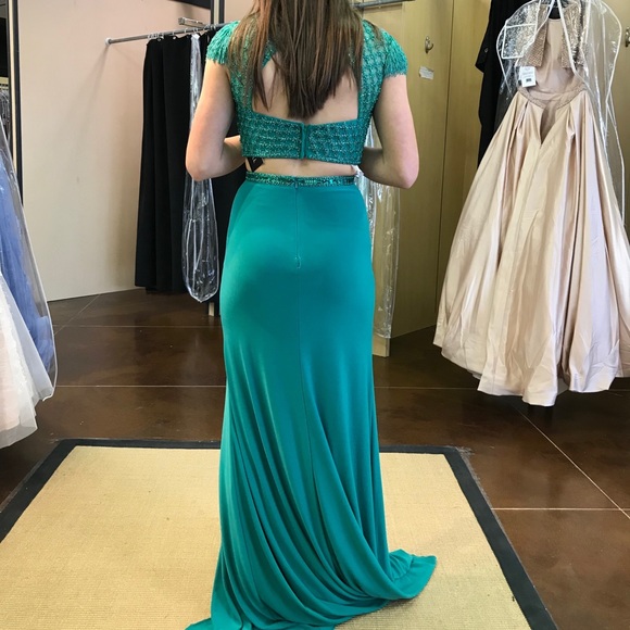 One Of A Kind Sherri Hill Prom Dress - Picture 2 of 4
